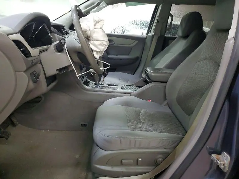 2014 CHEVROLET TRAVERSE LS  