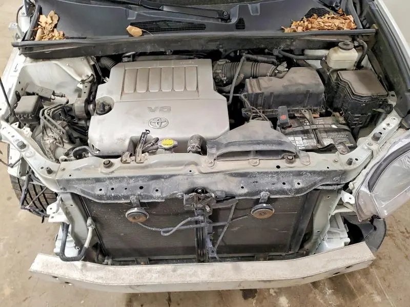 2010 TOYOTA HIGHLANDER SE  