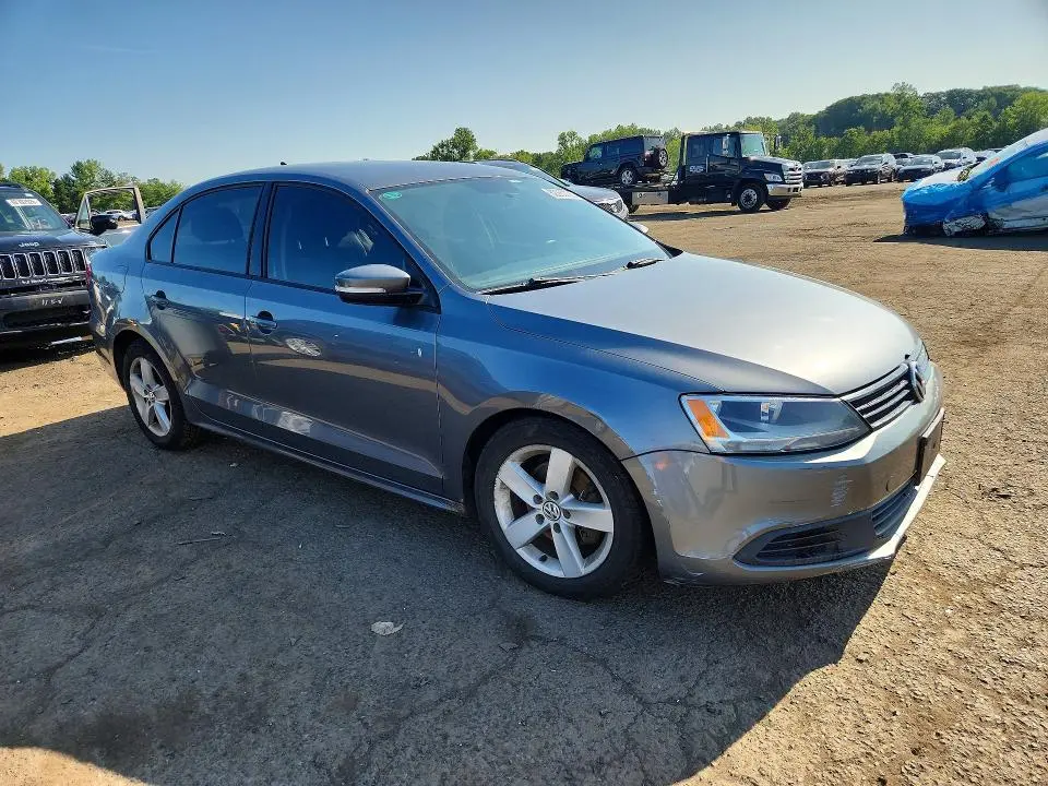 2012 VOLKSWAGEN JETTA TDI  
