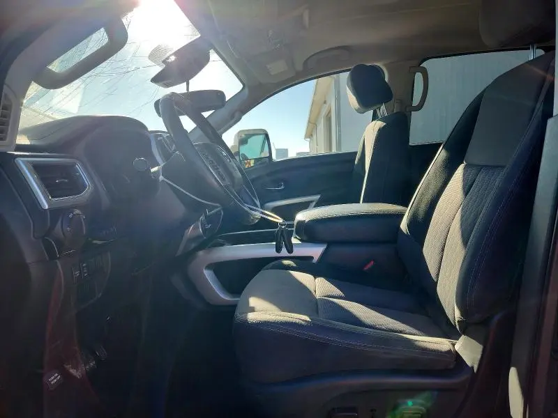 2020 NISSAN TITAN SV  