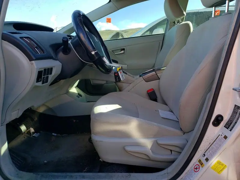 2013 TOYOTA PRIUS TWO  