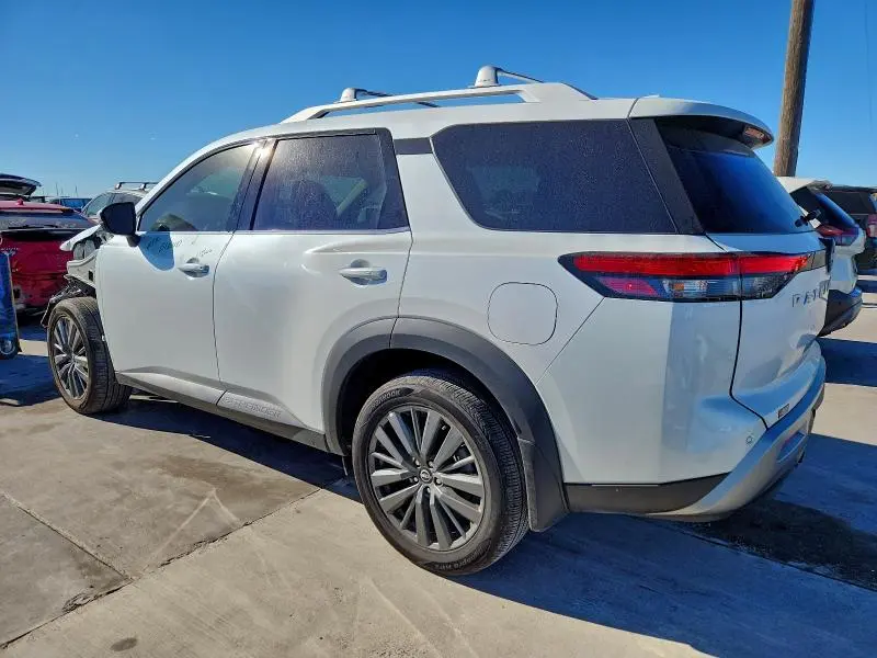 2025 NISSAN PATHFINDER SL  