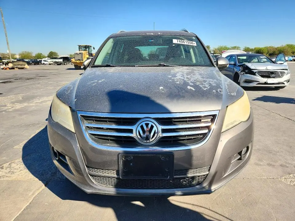 2010 VOLKSWAGEN TIGUAN S  