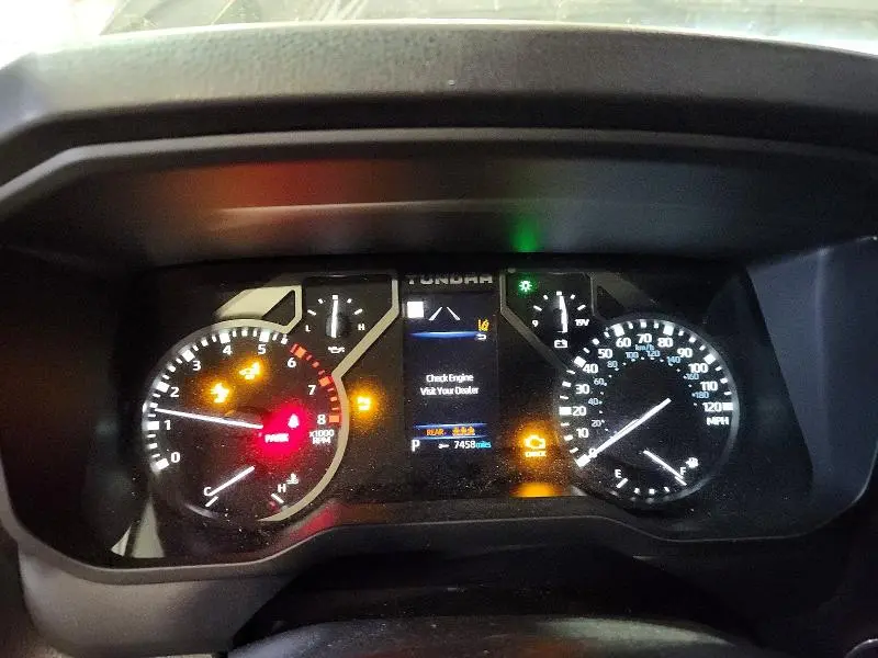 2024 TOYOTA TUNDRA SR5  
