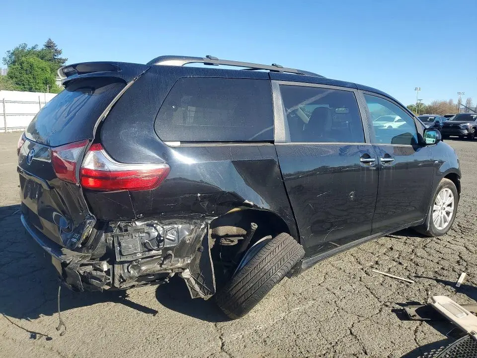 2017 TOYOTA SIENNA XLE 7-PASSENGER  