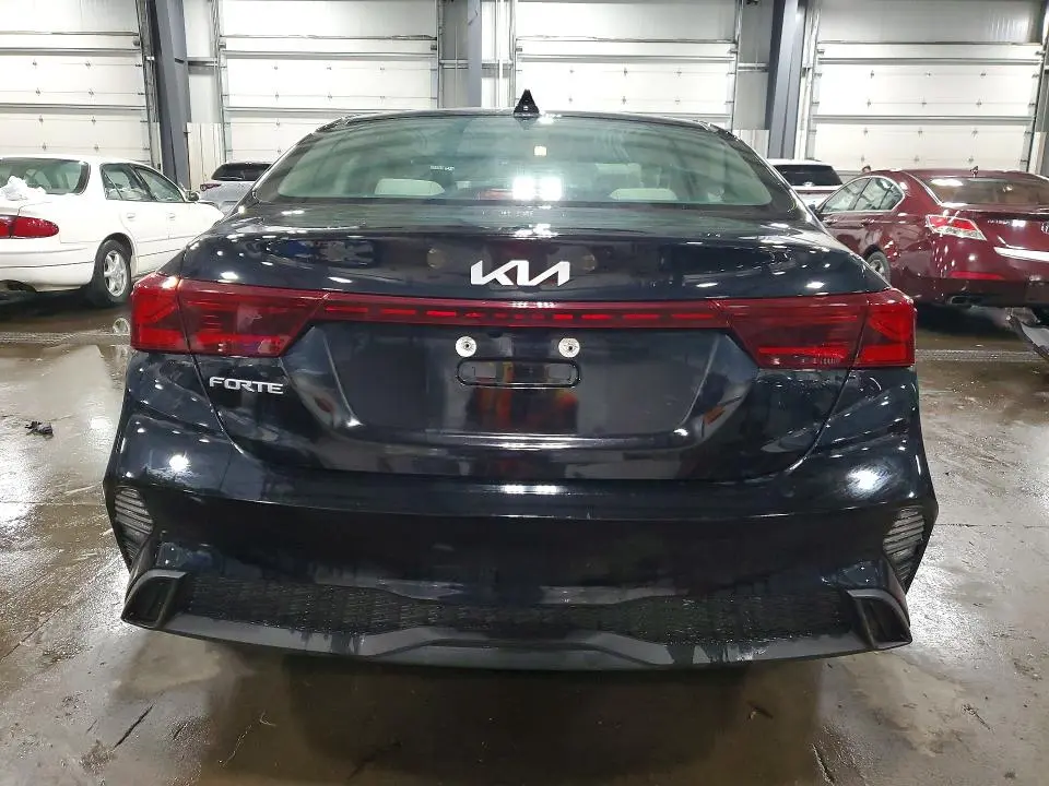 2022 KIA FORTE LXS  