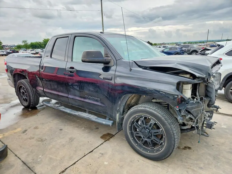 2017 TOYOTA TUNDRA SR5  