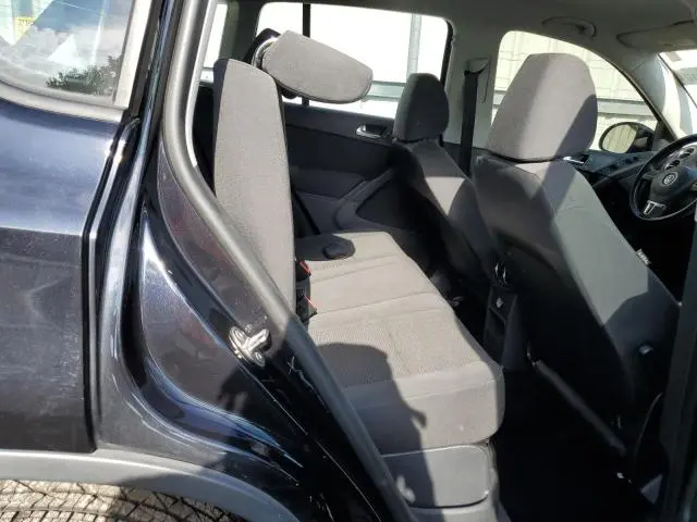 2014 VOLKSWAGEN TIGUAN S  