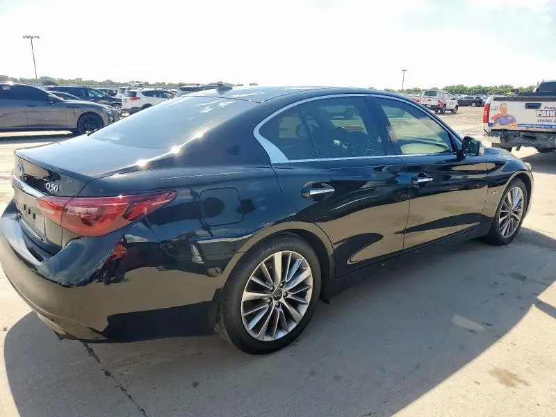 2018 INFINITI Q50 LUXE  