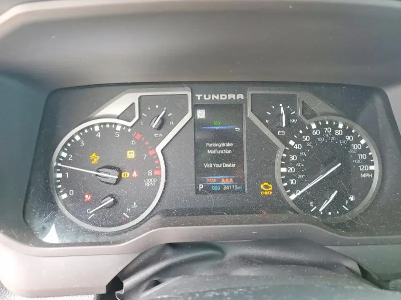 2023 TOYOTA TUNDRA SR5  
