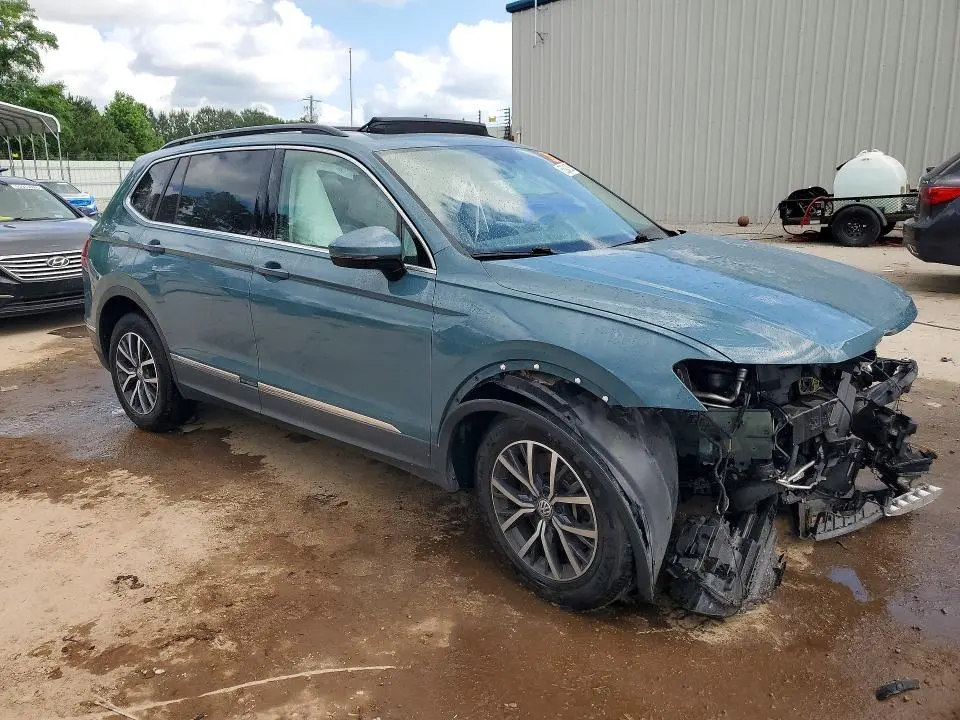 2020 VOLKSWAGEN TIGUAN SE  