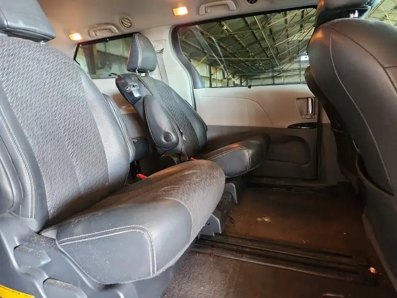 2014 TOYOTA SIENNA SPORT  