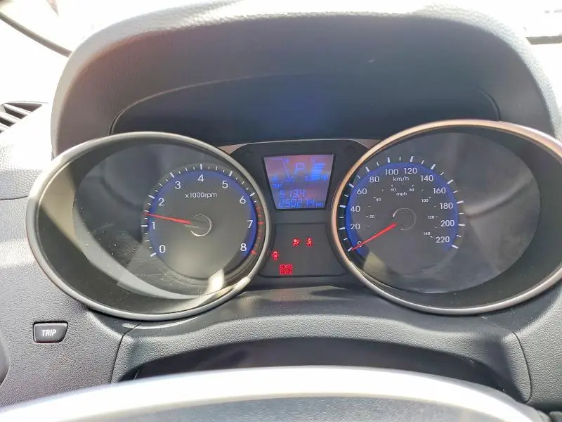 2011 HYUNDAI TUCSON GL  