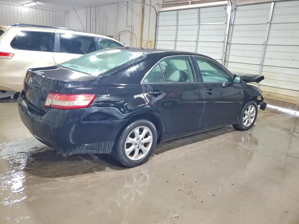 2011 TOYOTA CAMRY LE  