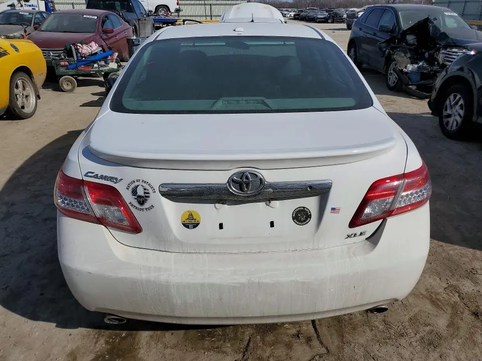 2010 TOYOTA CAMRY SE  