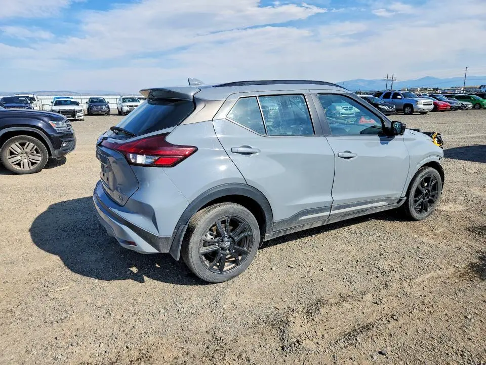 2021 NISSAN KICKS SR  