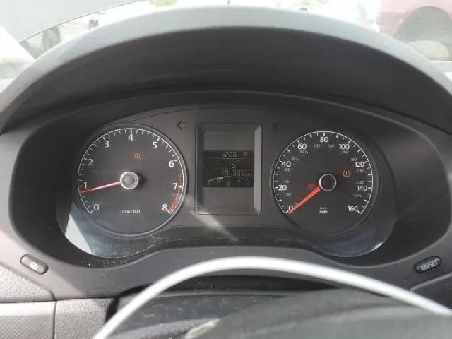 2011 VOLKSWAGEN JETTA SE  