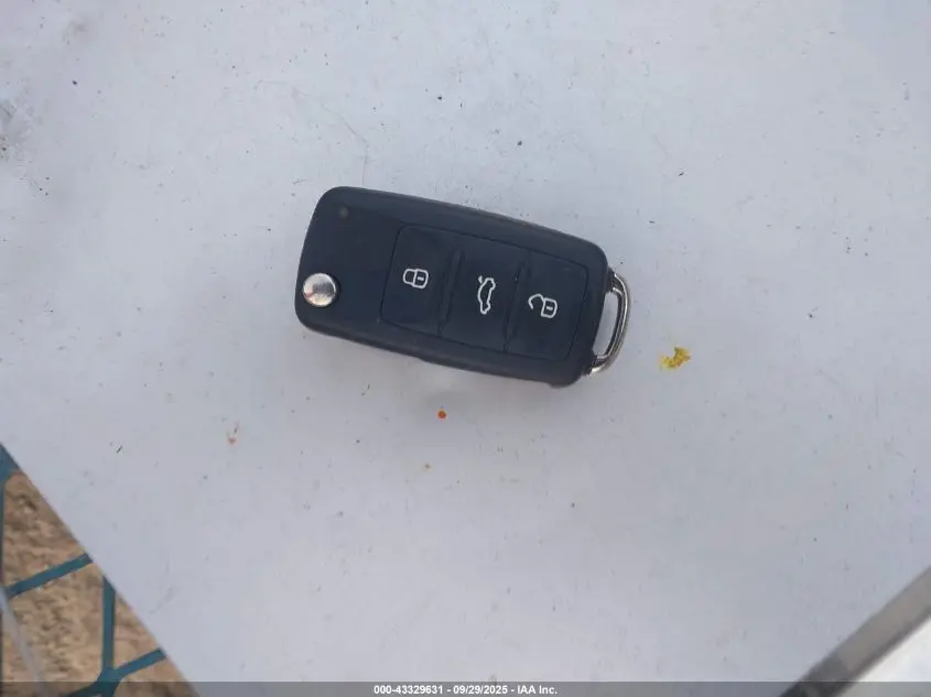 2013 VOLKSWAGEN BEETLE 2.5L