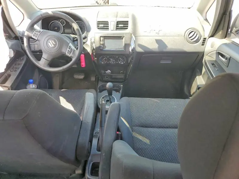 2013 SUZUKI SX4 LE  