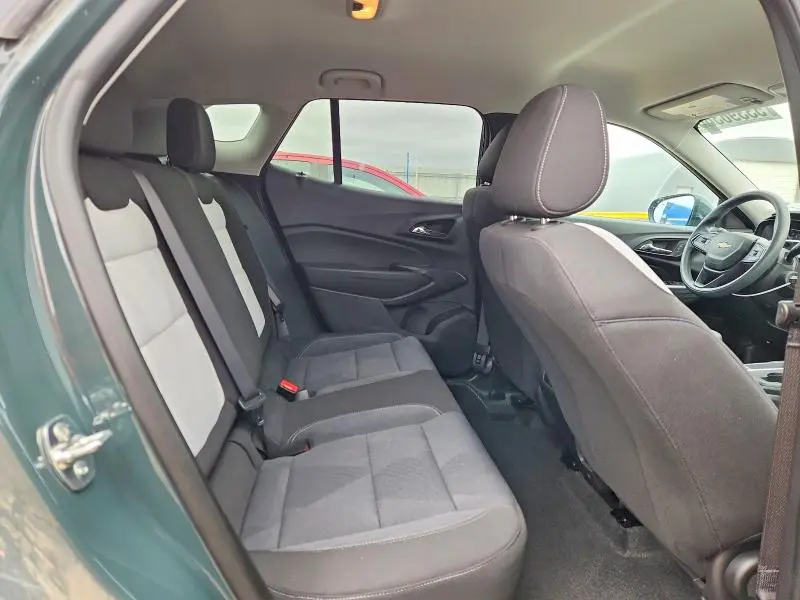 2025 CHEVROLET TRAX LS  