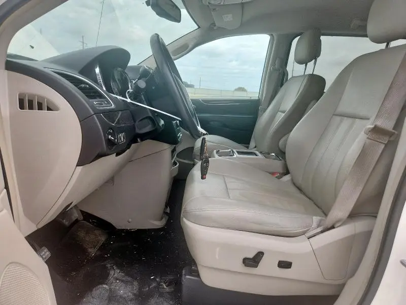 2013 CHRYSLER TOWN & COUNTRY TOURING  