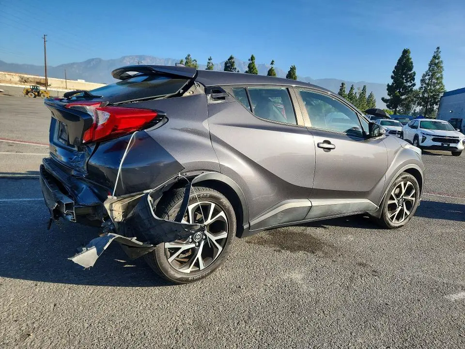 2018 TOYOTA C-HR XLE  