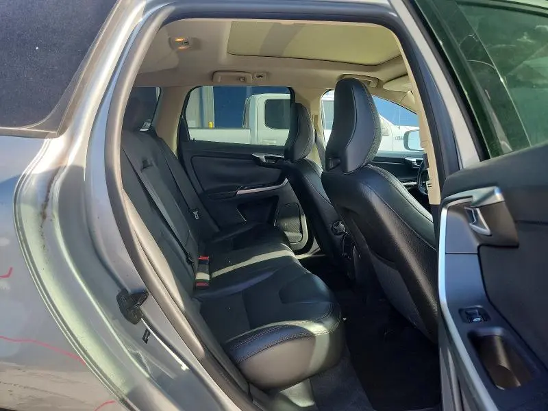 2010 VOLVO XC60 3.2  