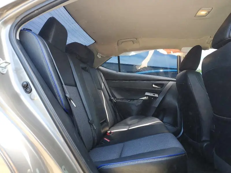 2017 TOYOTA COROLLA SE  