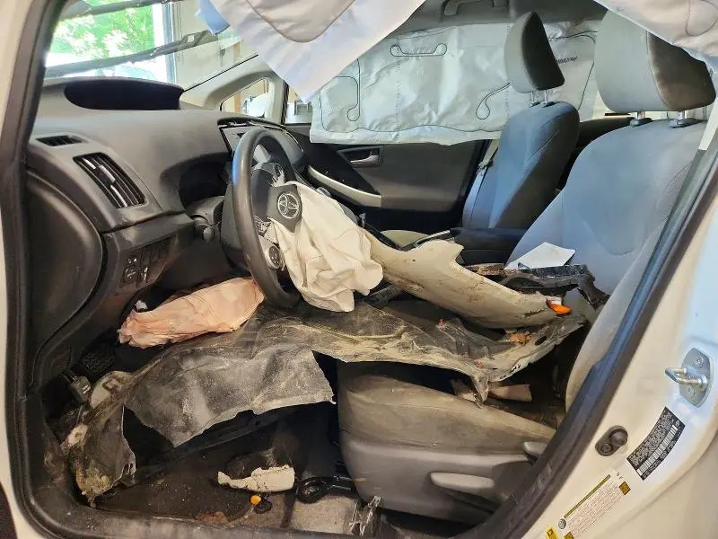 2014 TOYOTA PRIUS THREE  