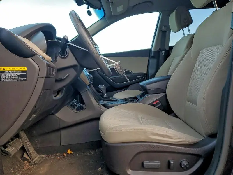 2017 HYUNDAI SANTA FE SE  