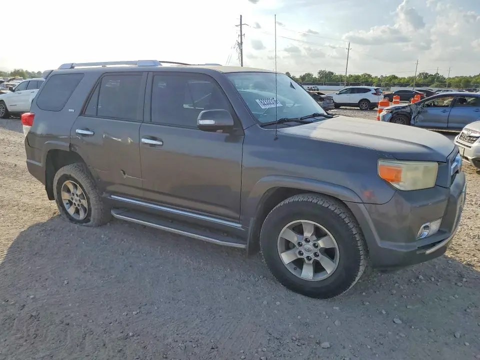 2011 TOYOTA 4RUNNER SR5  