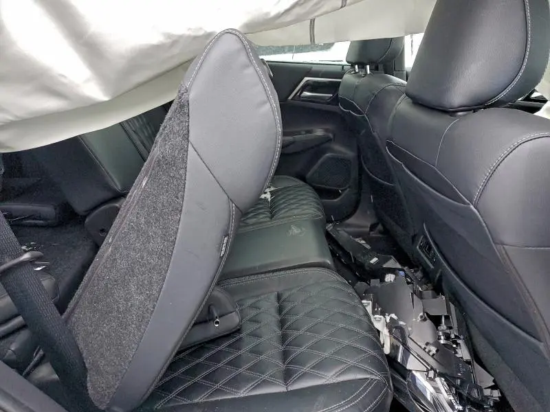 2022 MITSUBISHI OUTLANDER SE  