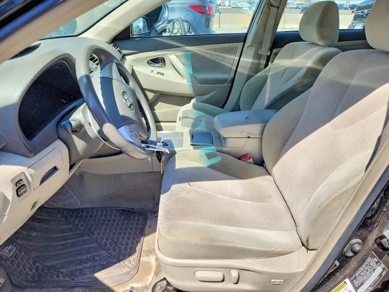 2010 TOYOTA CAMRY LE  