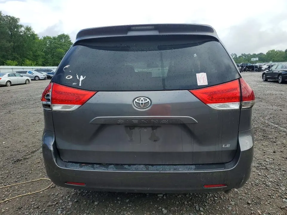 2012 TOYOTA SIENNA LE  