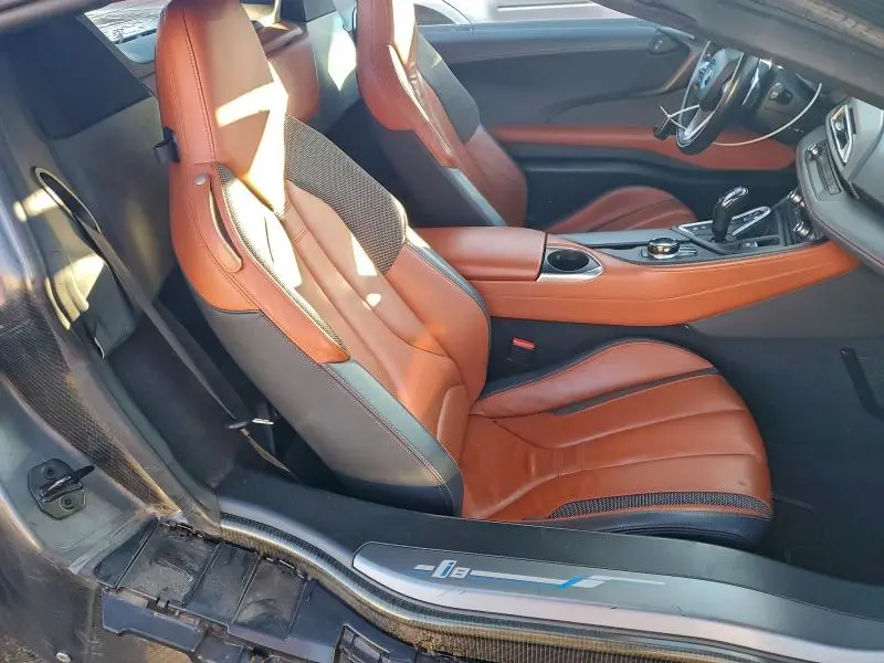 2019 BMW I8   