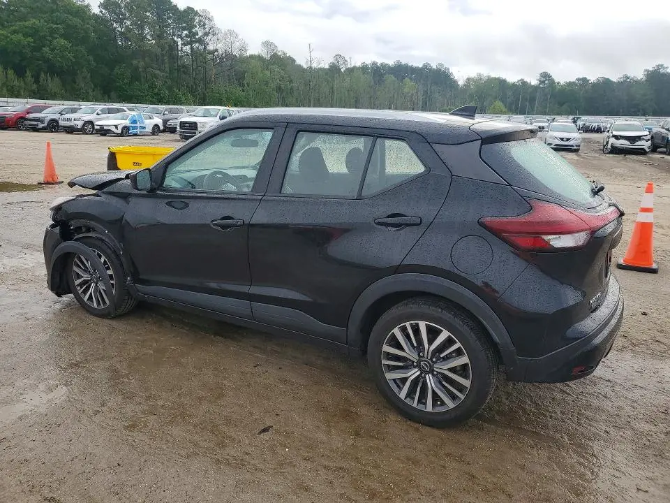 2022 NISSAN KICKS SV  