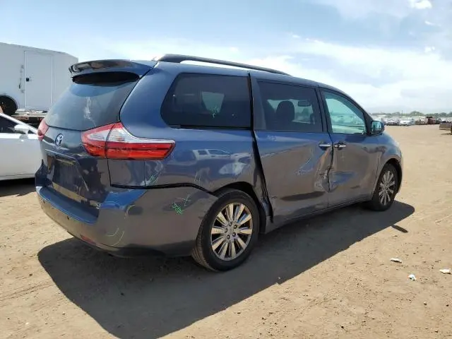 2017 TOYOTA SIENNA XLE  