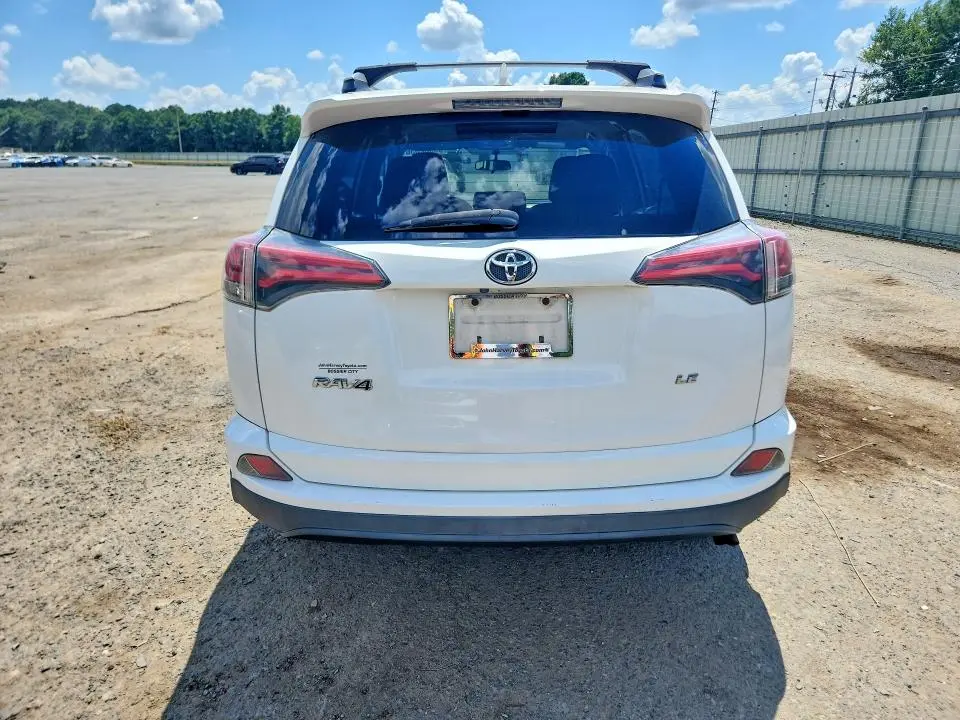 2016 TOYOTA RAV4 LE  