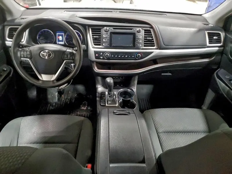 2019 TOYOTA HIGHLANDER LE  