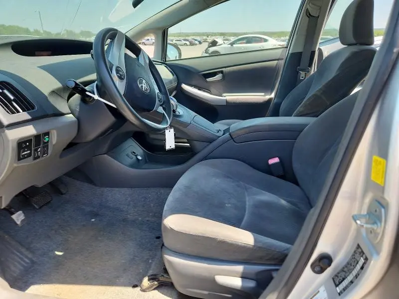 2010 TOYOTA PRIUS III  