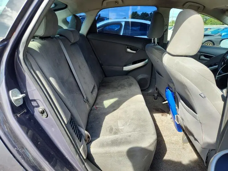 2010 TOYOTA PRIUS III  
