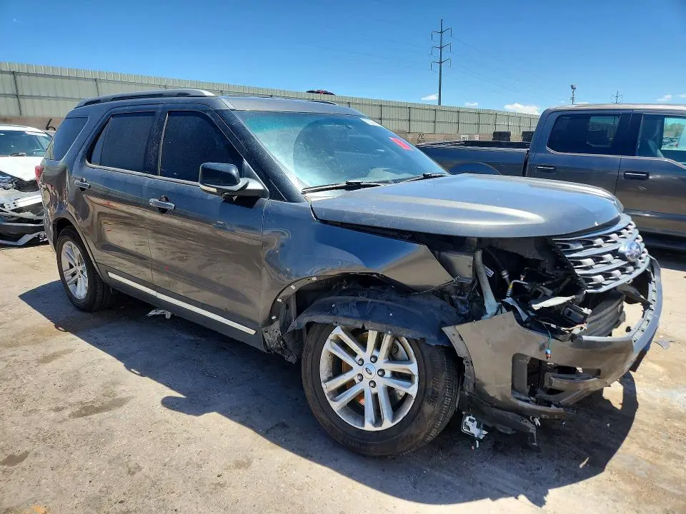 2017 FORD EXPLORER XLT  