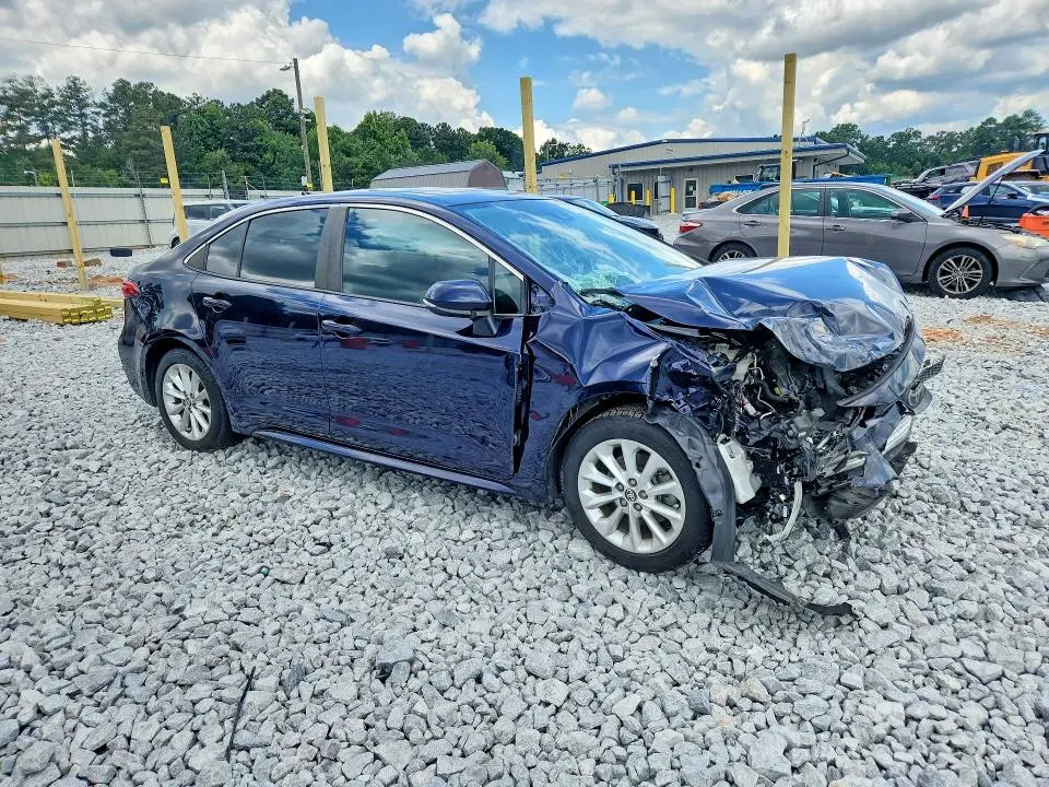 2020 TOYOTA COROLLA XLE  