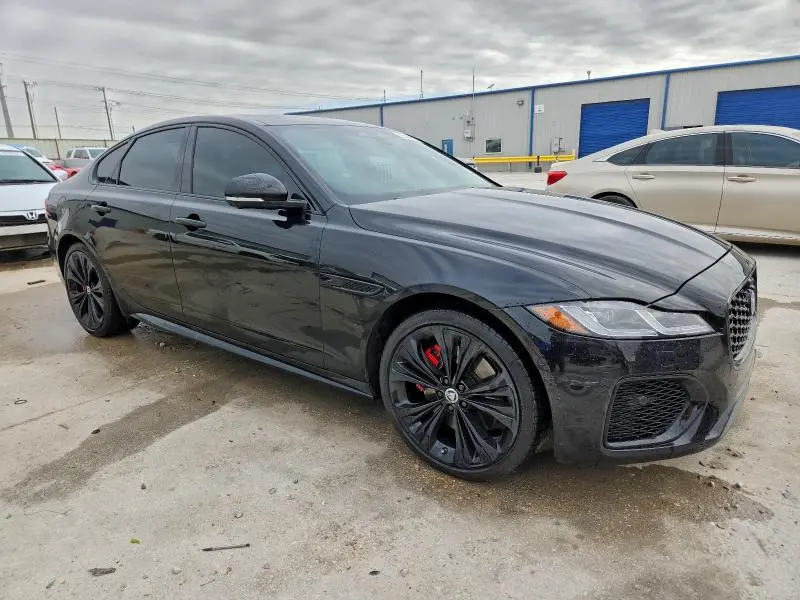 2024 JAGUAR XF R-DYNAMIC SE  