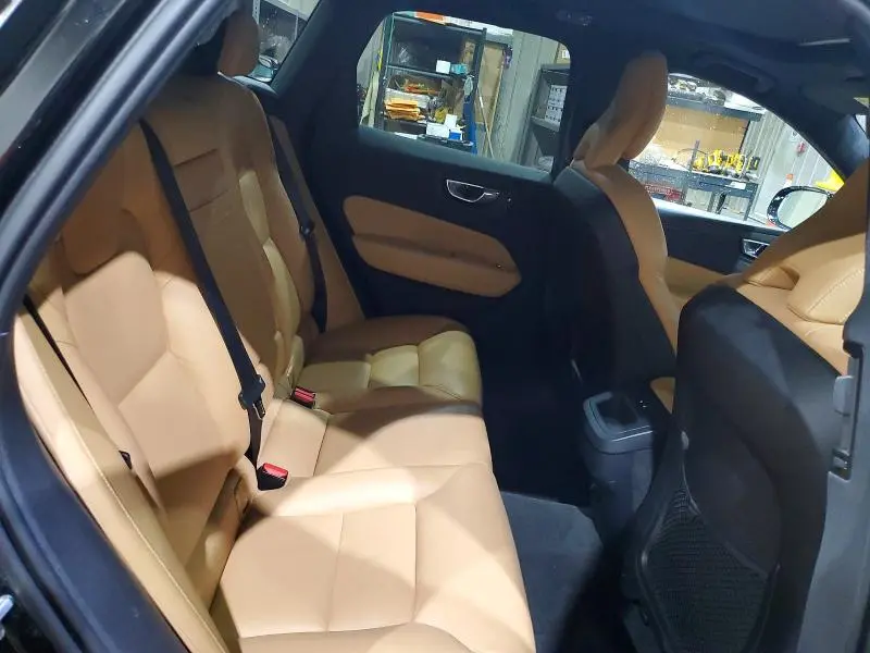 2019 VOLVO XC60 T5  