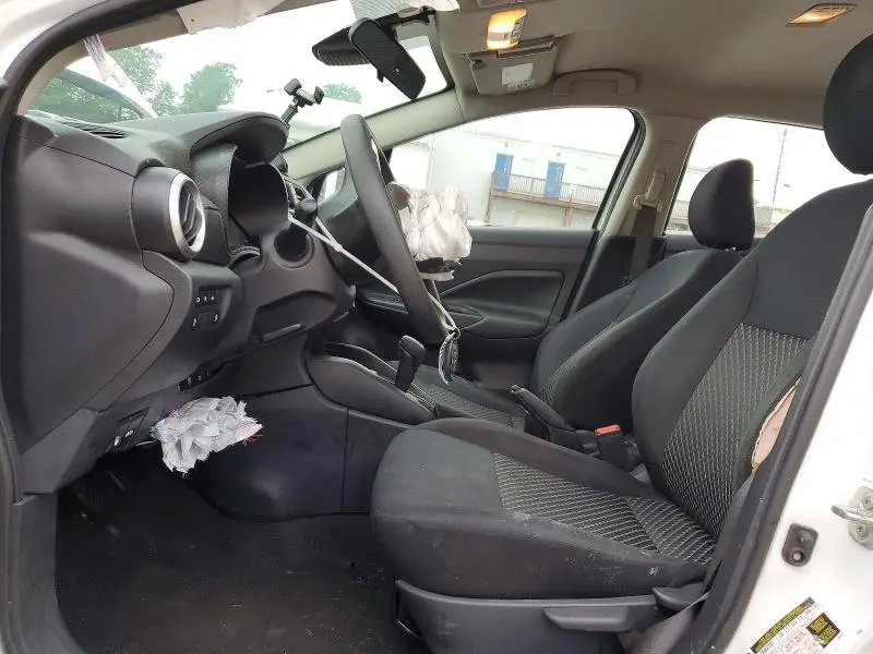 2021 NISSAN VERSA S  