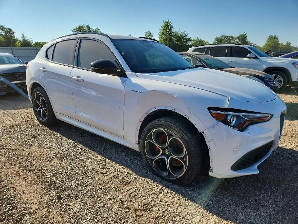 2023 ALFA ROMEO STELVIO TI  