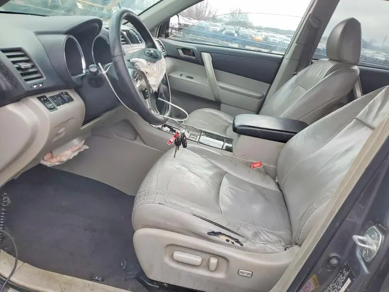 2012 TOYOTA HIGHLANDER   