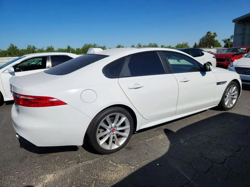 2016 JAGUAR XF R - SPORT  