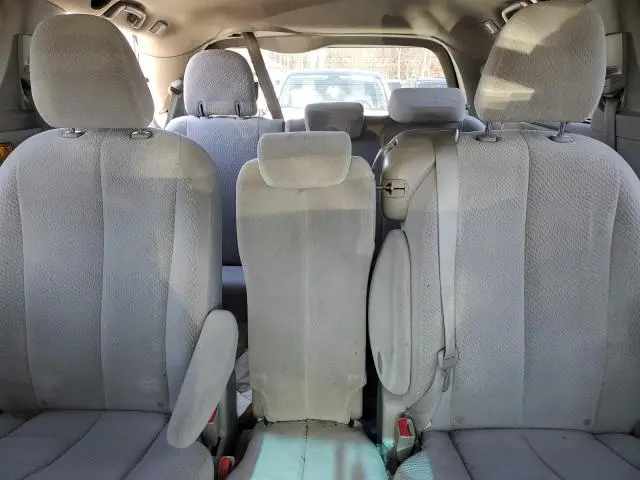 2011 TOYOTA SIENNA LE  